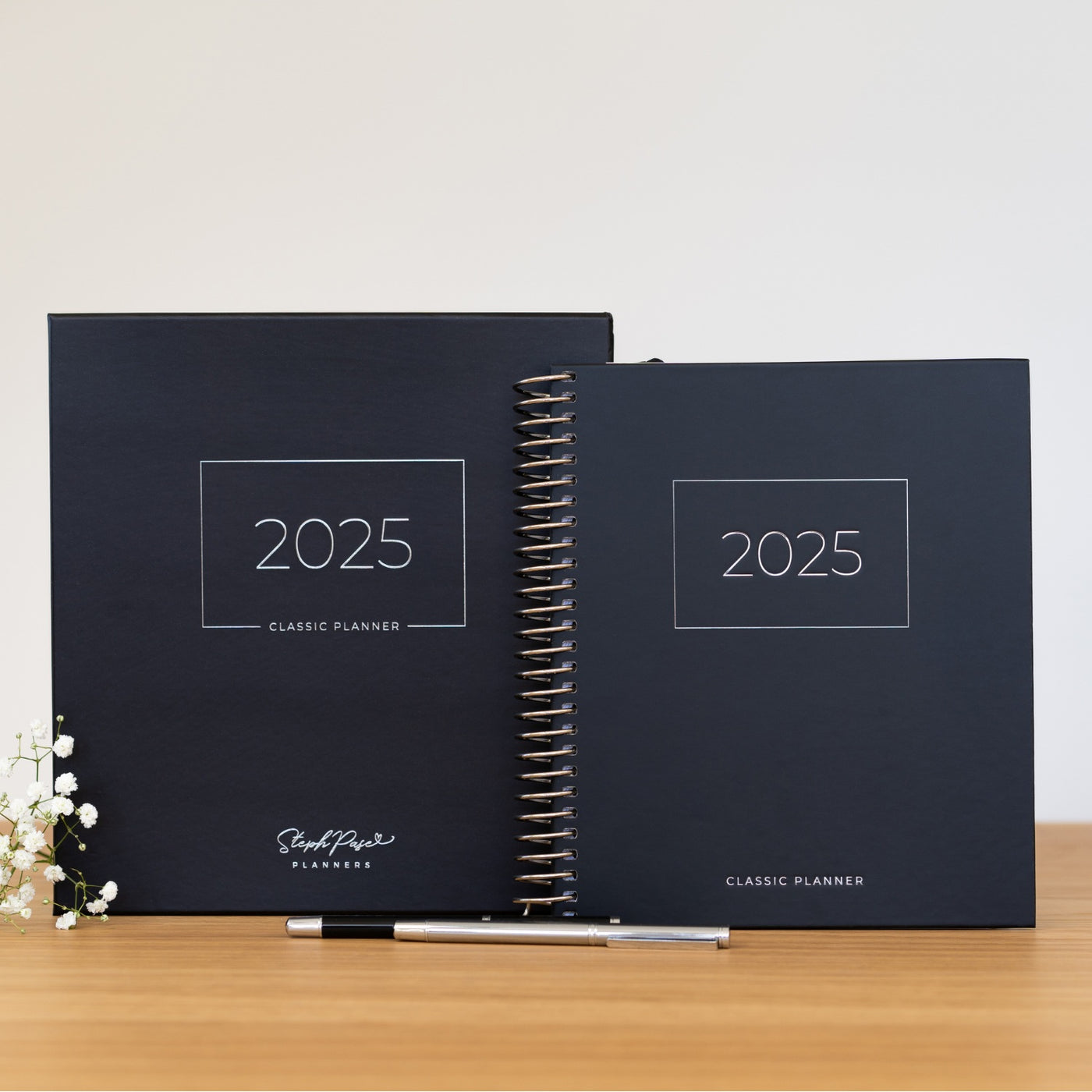 2025 Classic Planner - Black