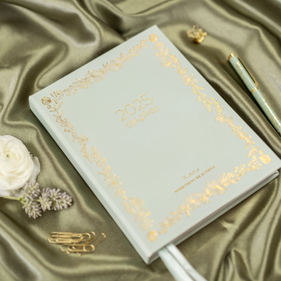 2025 Essential Planner + Luxe Pen - Vintage Sage - Ltd Edition